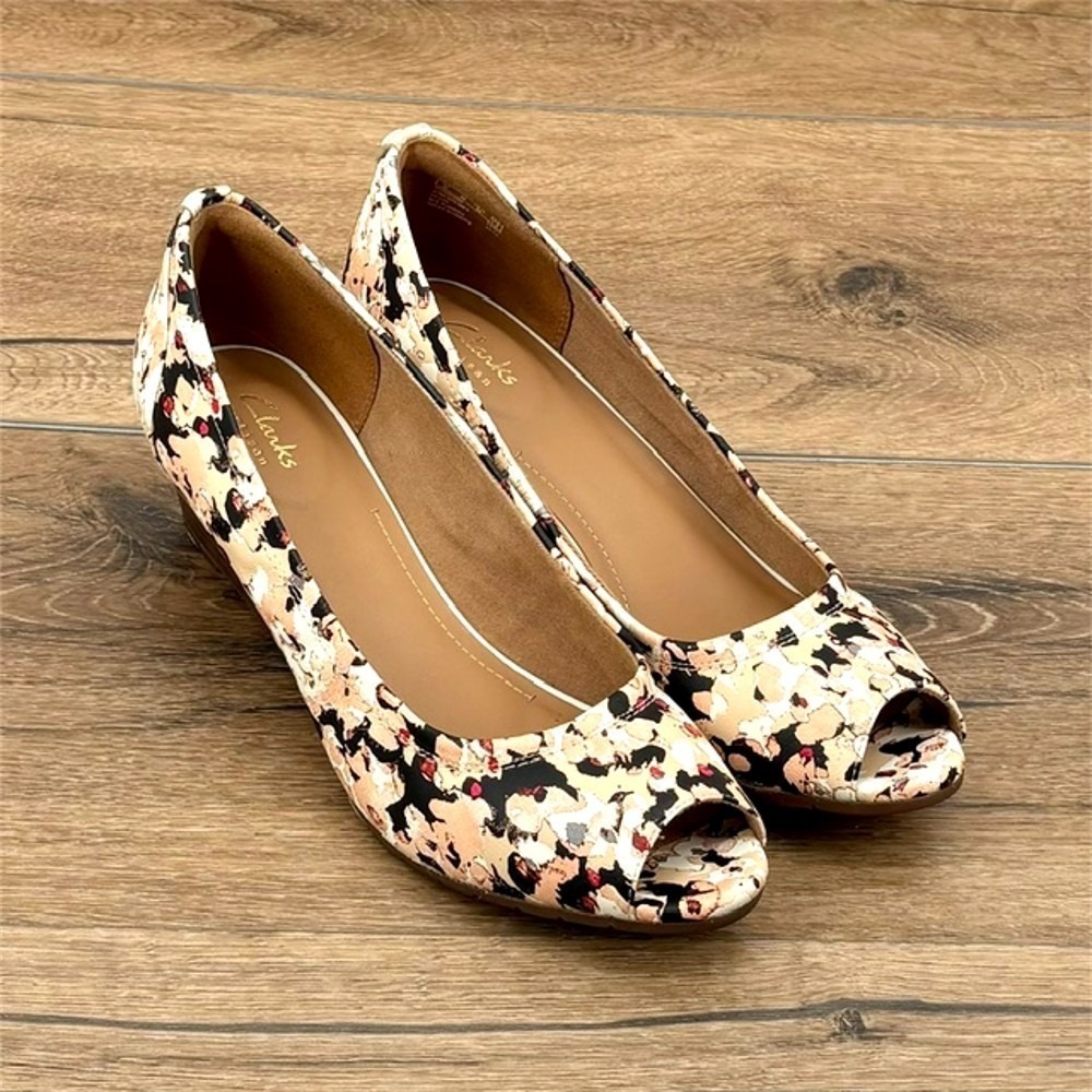 Clarks Artisan Vendra Women's Size 11 Floral Peep Toe Wedge Pumps